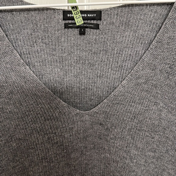 Something Navy size L v-neck sweater - Picture 2 of 2